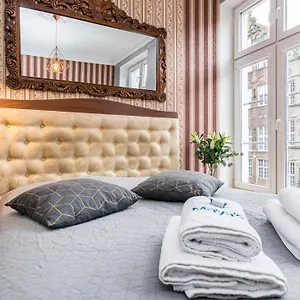 apartamenty-szlachecki-i-pod-artusem.gdanskhotel.org/